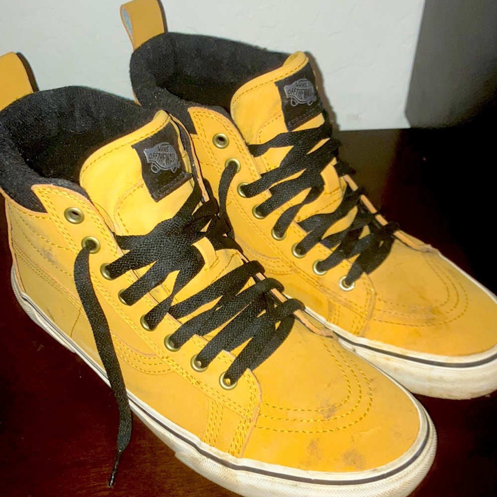 Vans Off the Wall shoes!!! Hightop old school